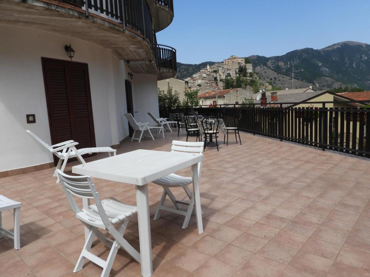 B&B La Tana Dell'Orso Villalago Buitenkant foto