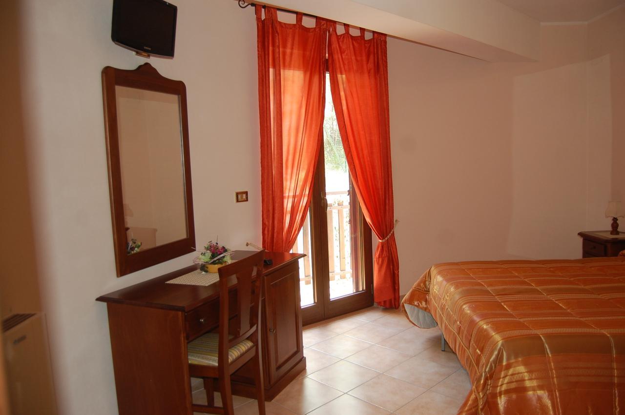 B&B La Tana Dell'Orso Villalago Buitenkant foto