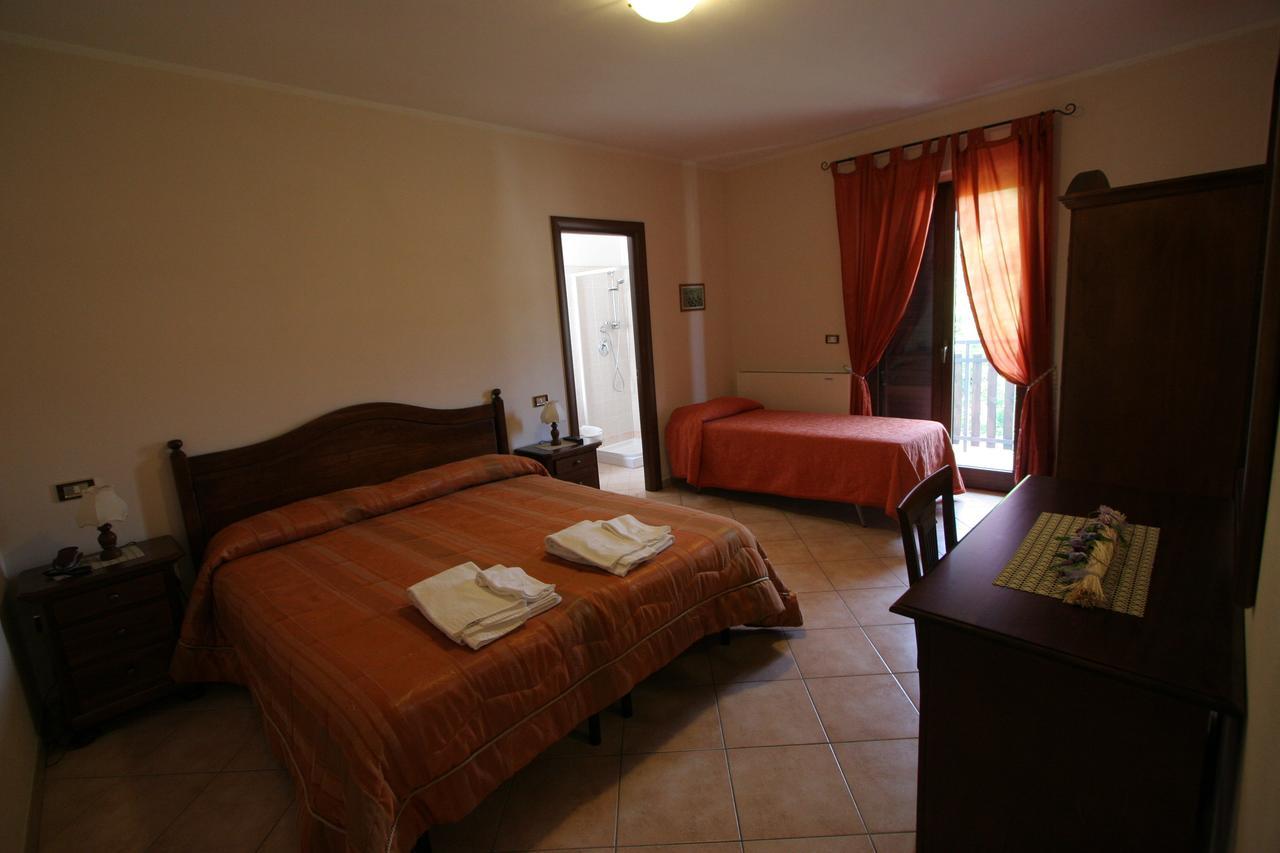B&B La Tana Dell'Orso Villalago Buitenkant foto