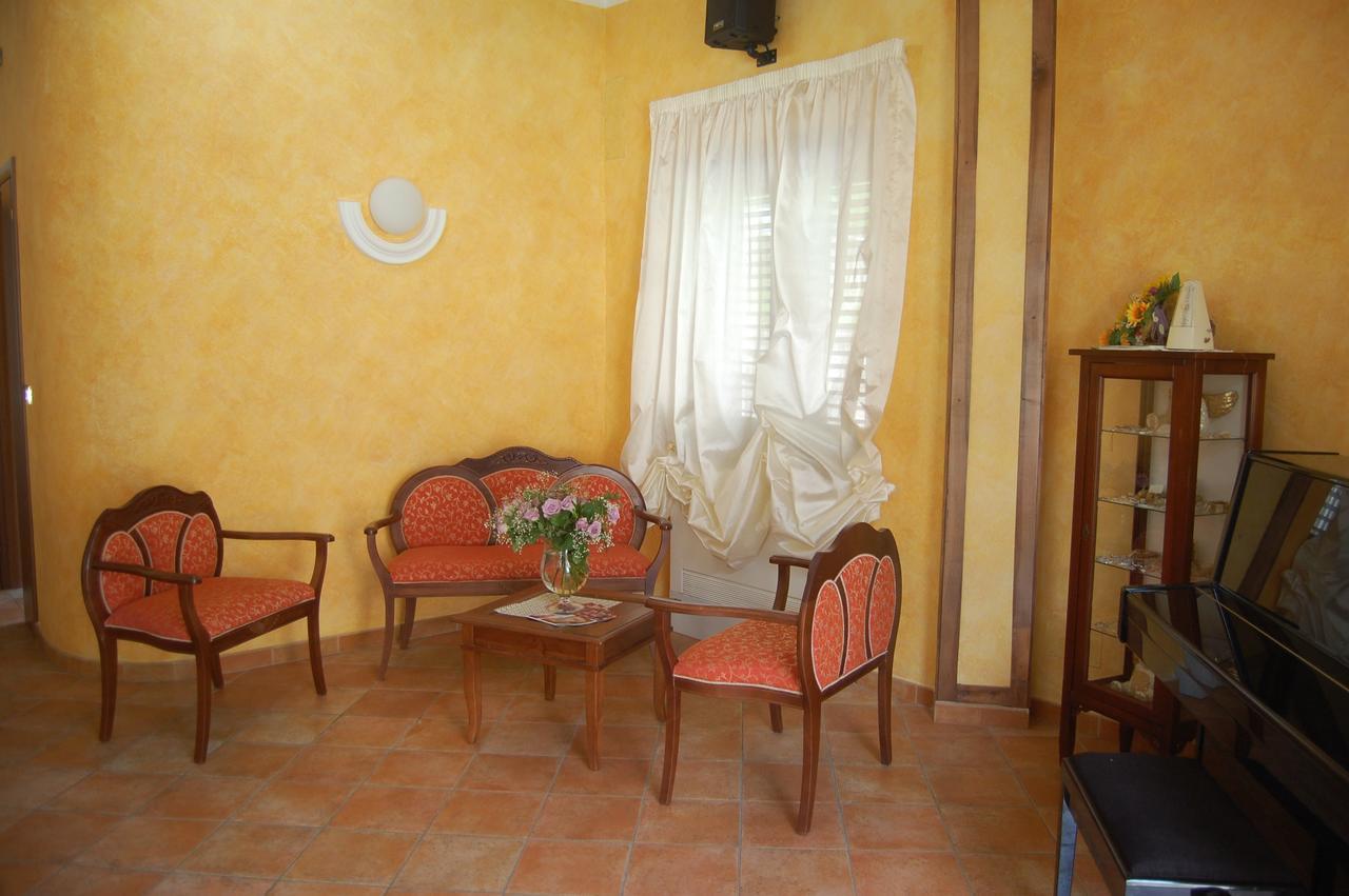 B&B La Tana Dell'Orso Villalago Buitenkant foto